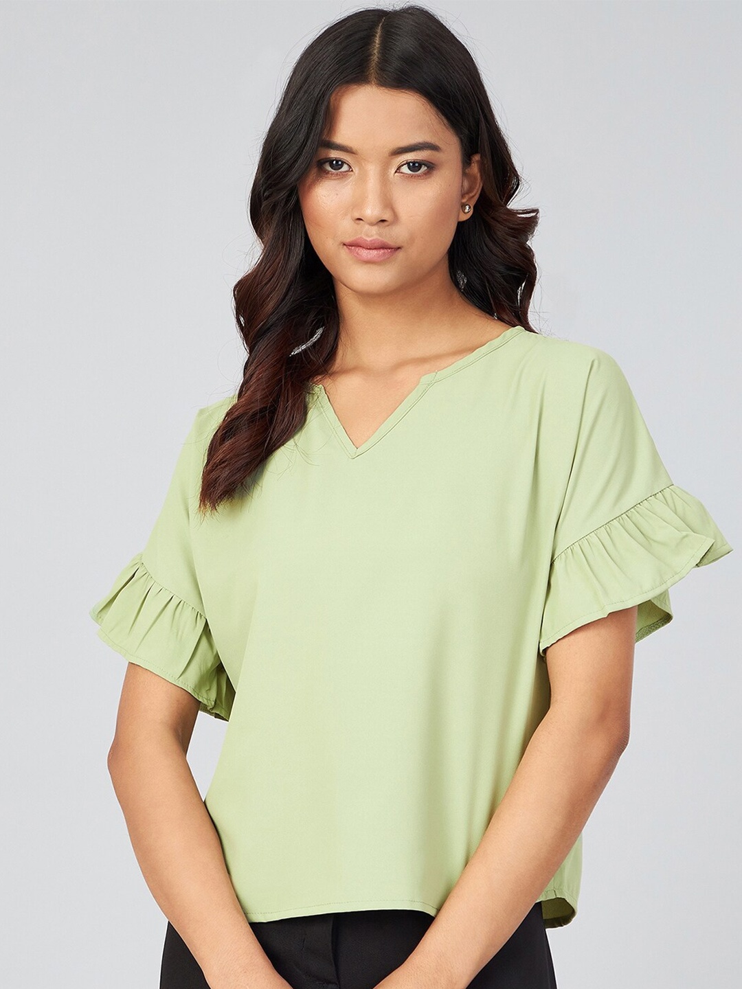 

CHIMPAAANZEE Notch Neck Flared Sleeves Ruffles Boxy Top, Green