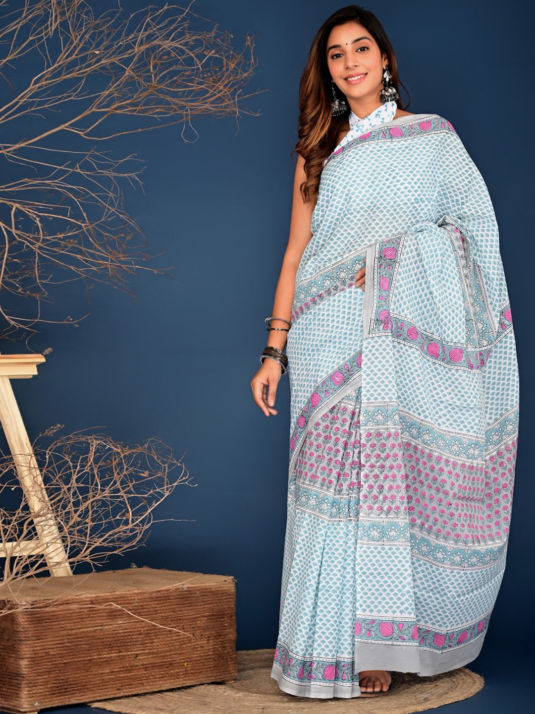 

TROPWEAR Ethnic Motifs Pure Cotton Block Print Saree, Blue