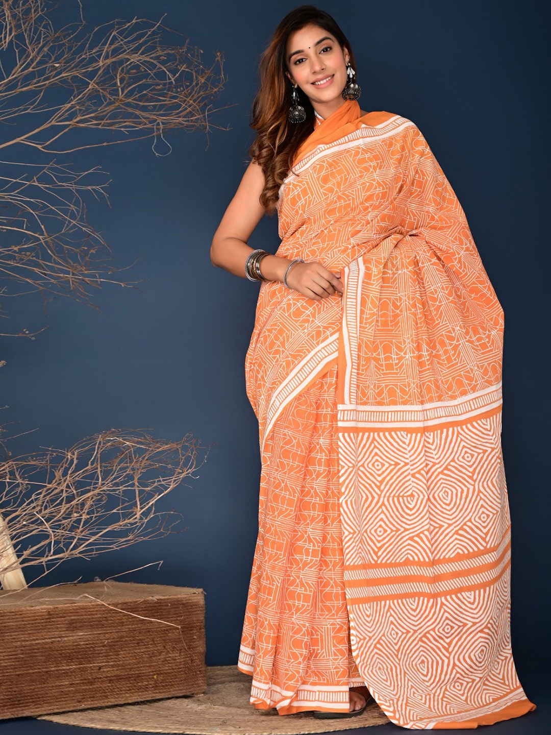 

clothonus Ethnic Motifs Printed Block Print Saree, Orange