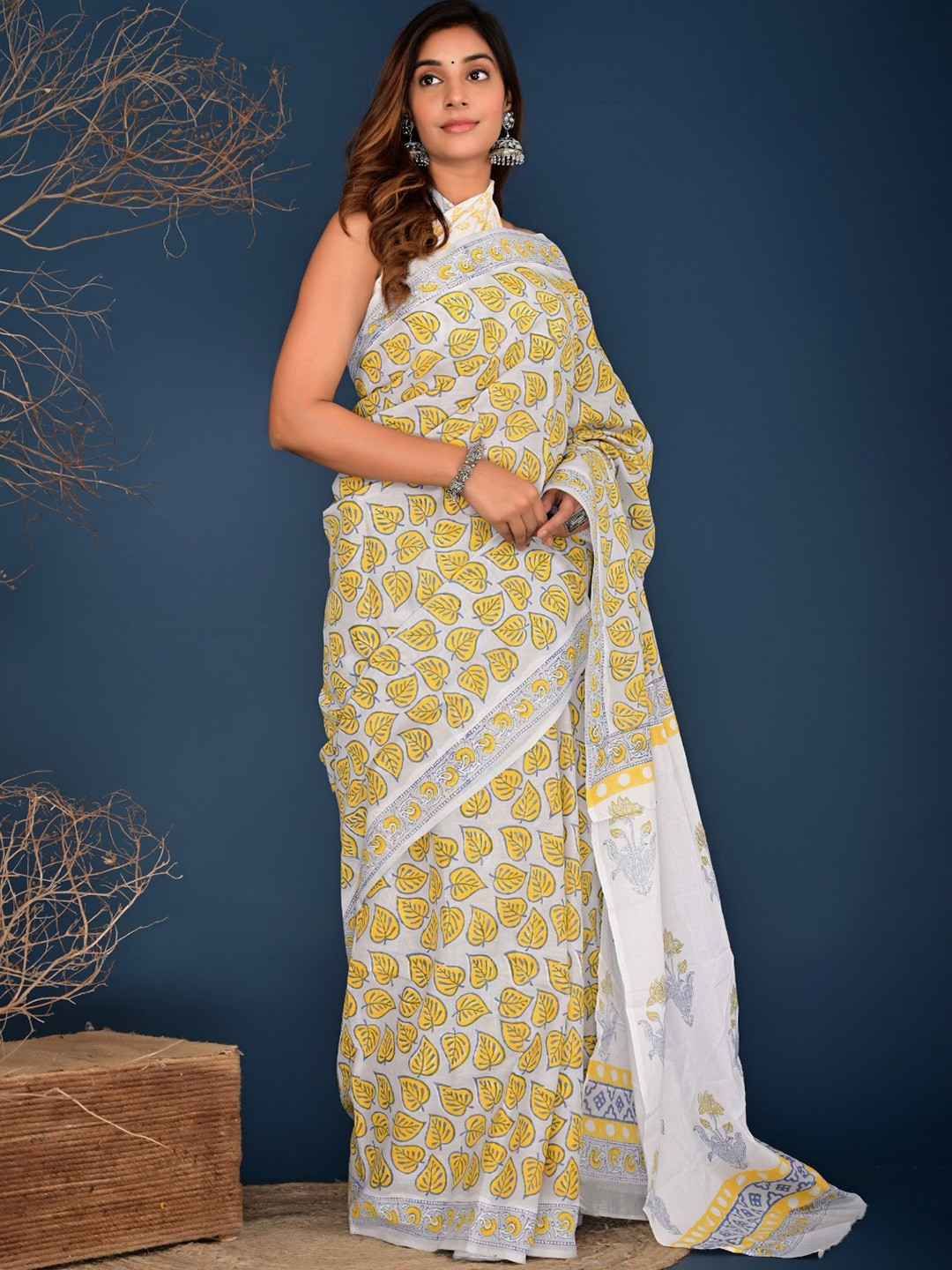 

clothonus Ethnic Motifs Printed Block Print Saree, Beige