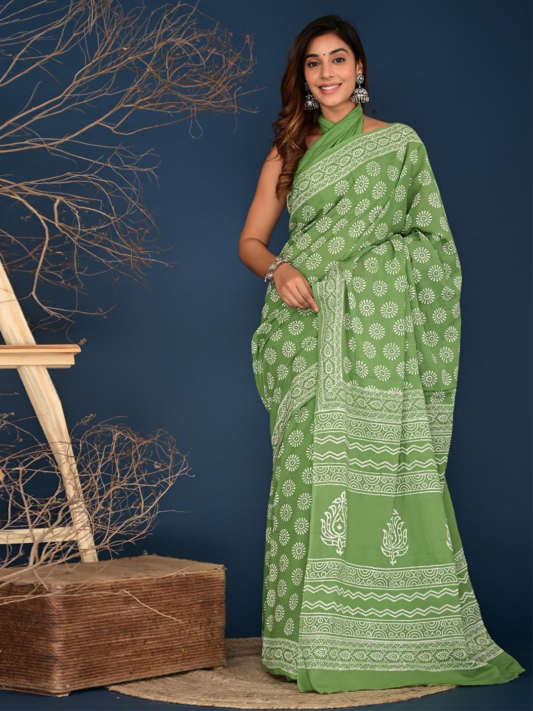 

clothonus Ethnic Motifs Printed Pure Cotton Block Print Saree, Green