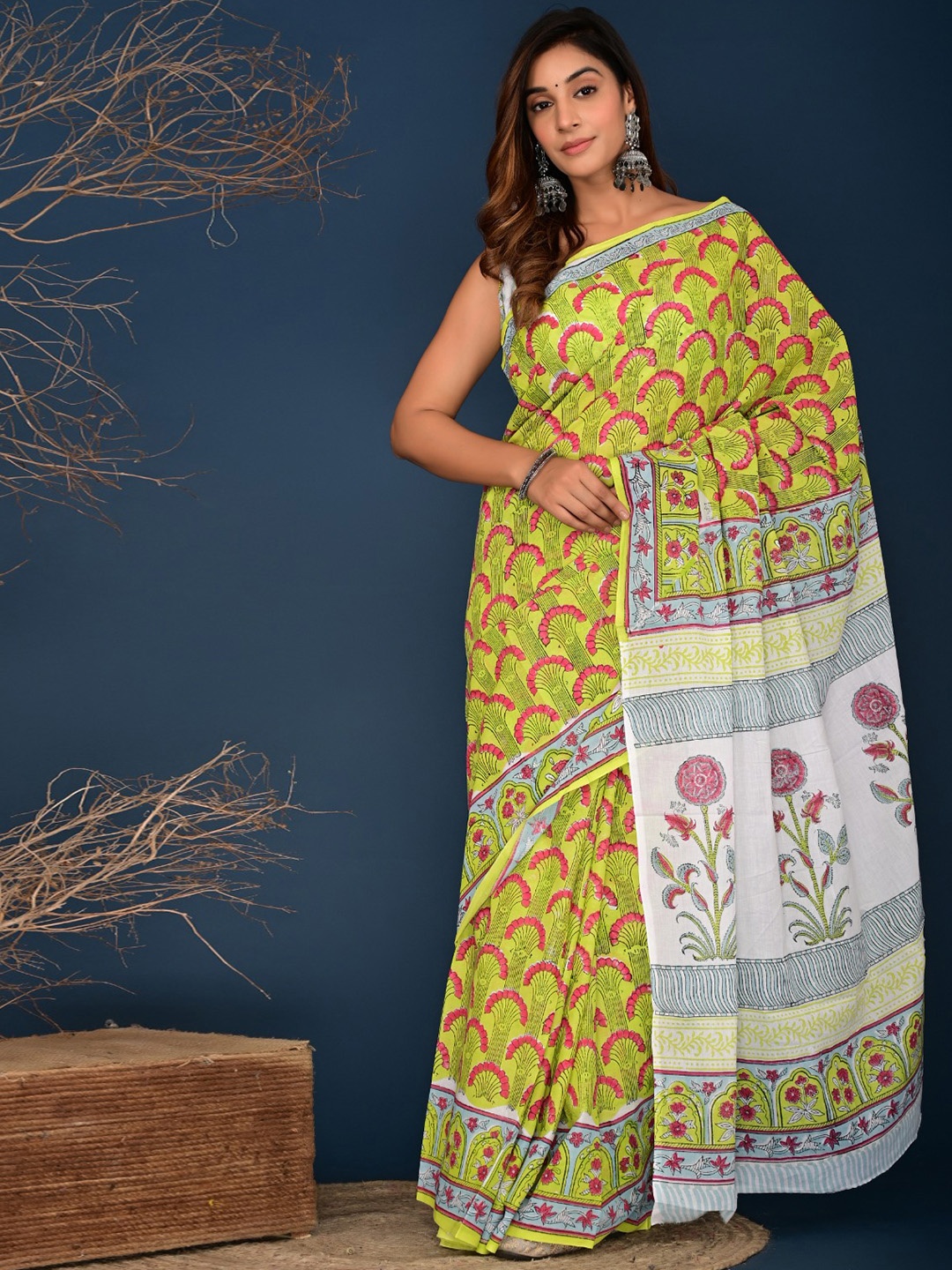 

clothonus Floral Printed Pure Cotton Block Print Saree, Yellow