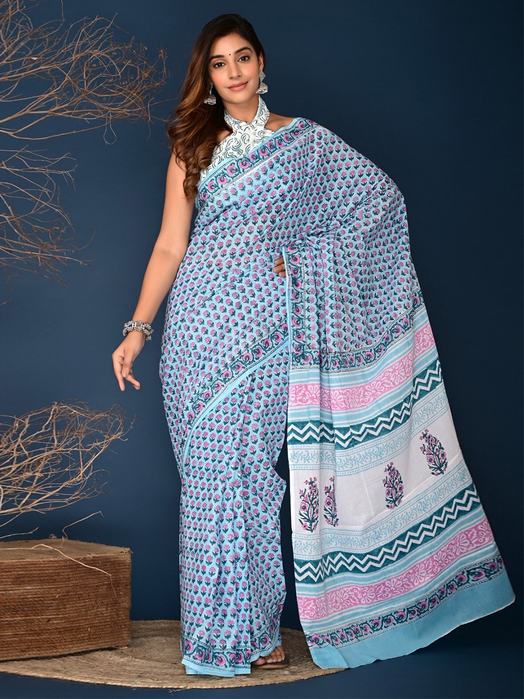 

clothonus Ethnic Motifs Printed Pure Cotton Block Print Saree, Blue