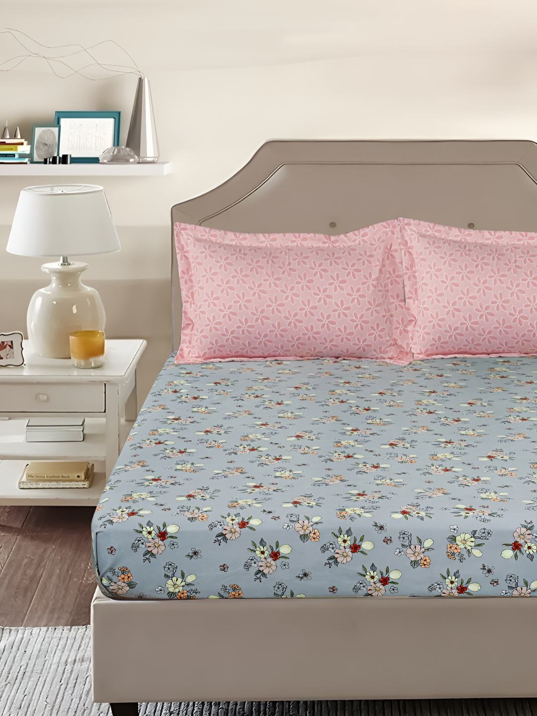 

GAPU & BALY Blue & Pink Floral Printed 120 TC King Bedsheet with 2 Pillow Covers