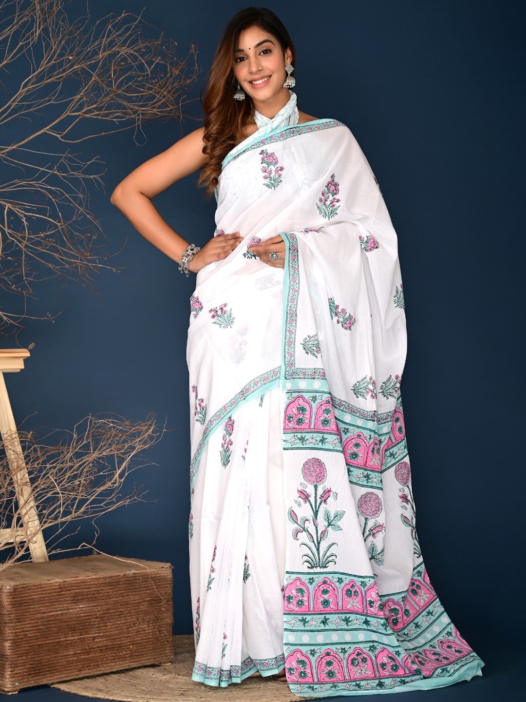 

JALTHER Ethnic Motifs Printed Pure Cotton Saree, White