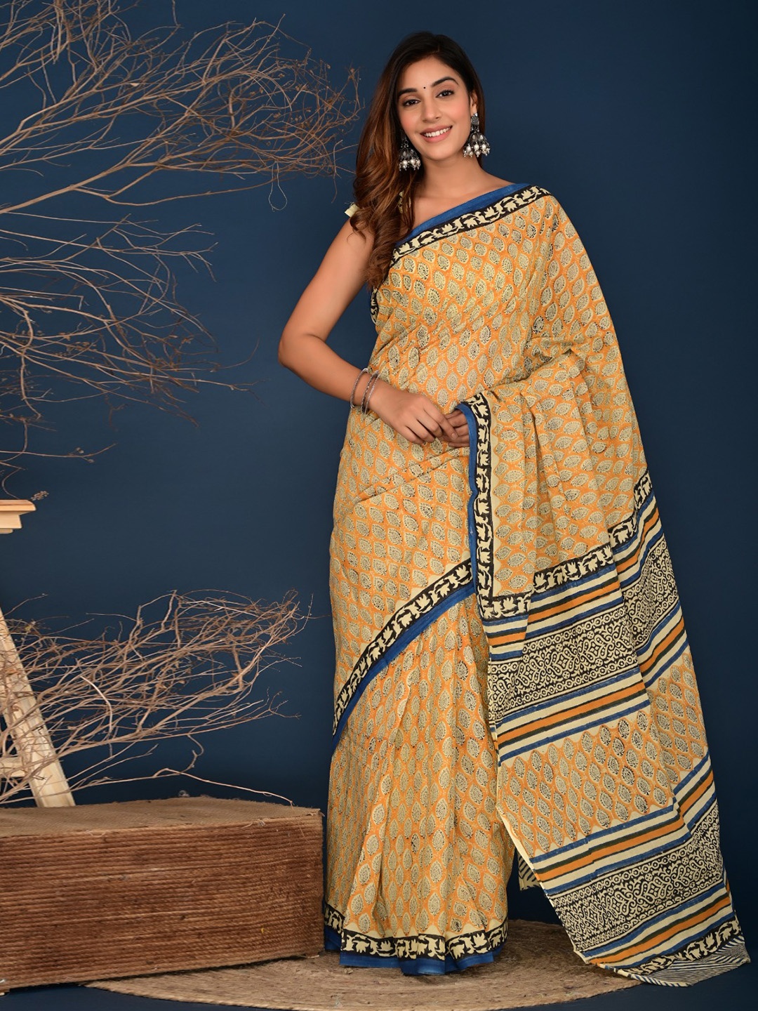 

JALTHER Ethnic Motifs Printed Pure Cotton Saree, Yellow