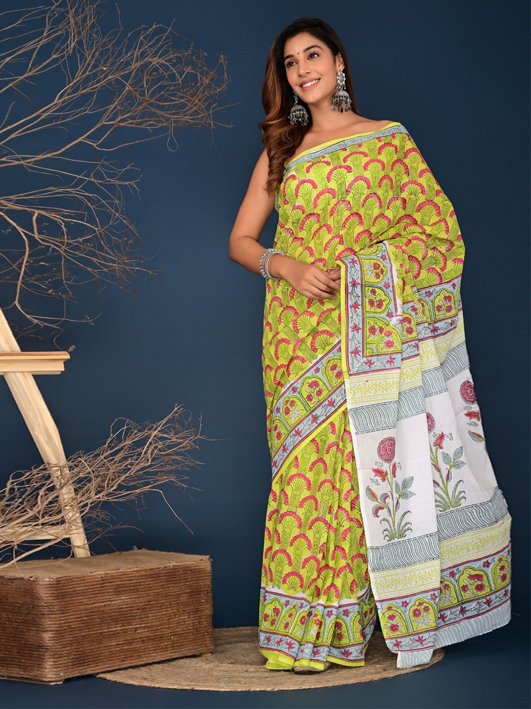

JALTHER Floral Pure Cotton Saree, Yellow