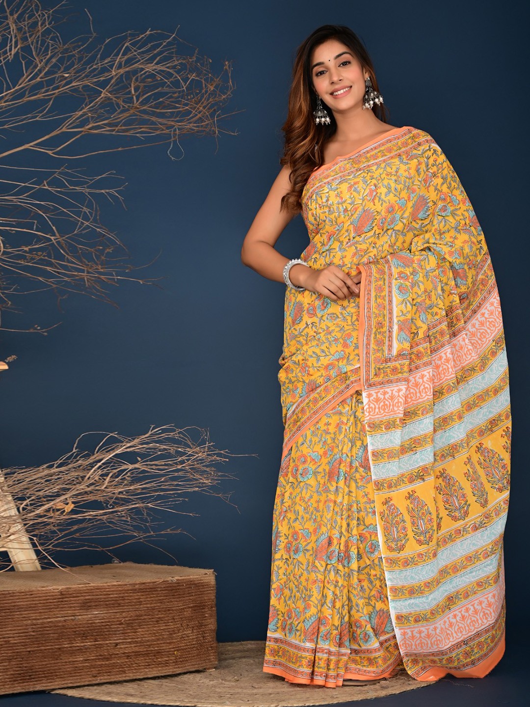 

JALTHER Ethnic Motifs Printed Saree, Mustard