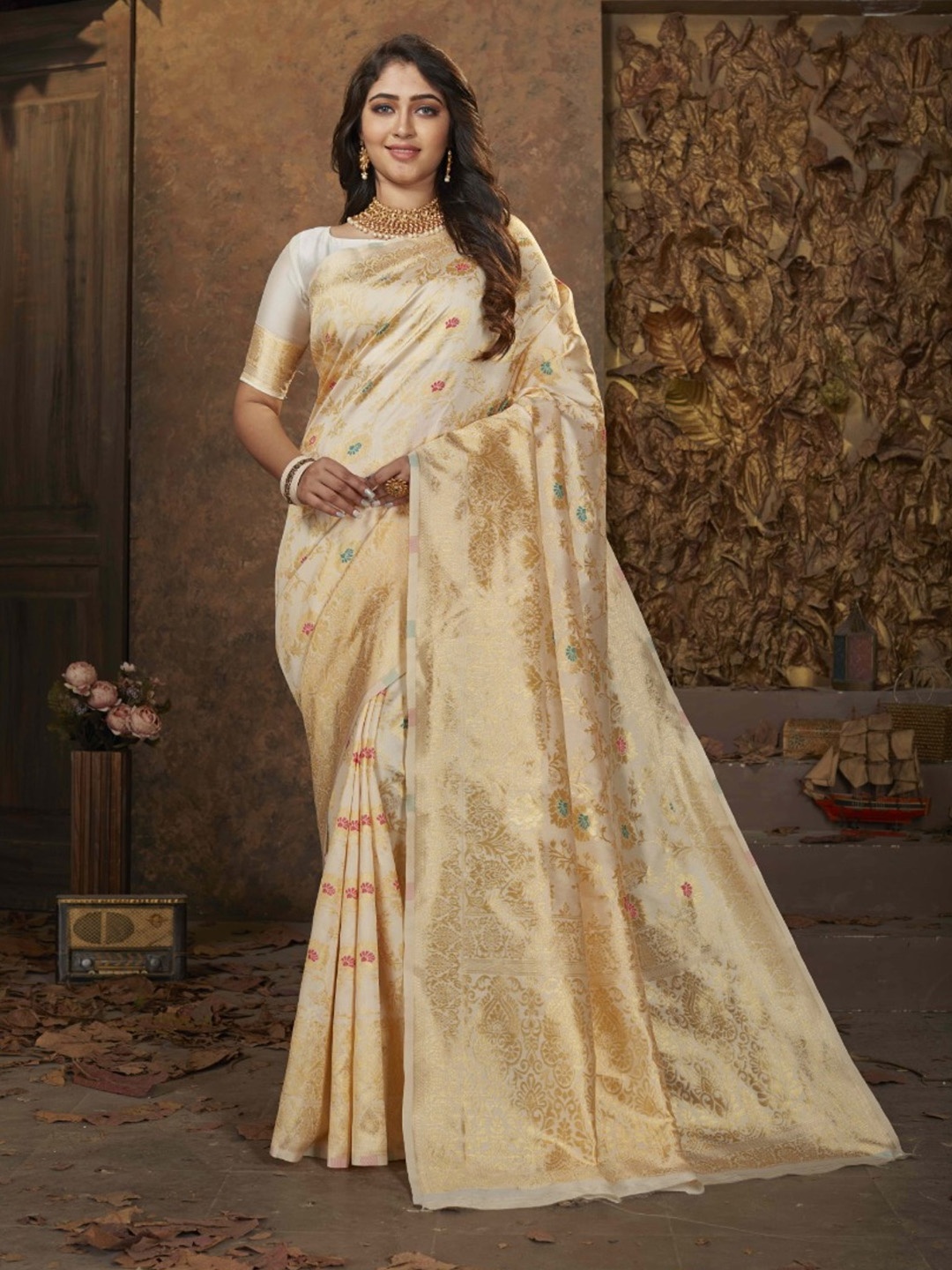 

Celeb Styles Ethnic Motifs Zari Banarasi Saree, Gold