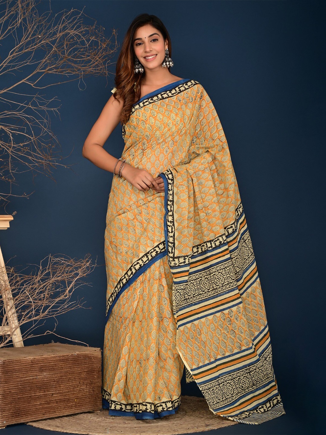 

KIAARON Ethnic Motifs Pure Cotton Block Print Saree, Yellow