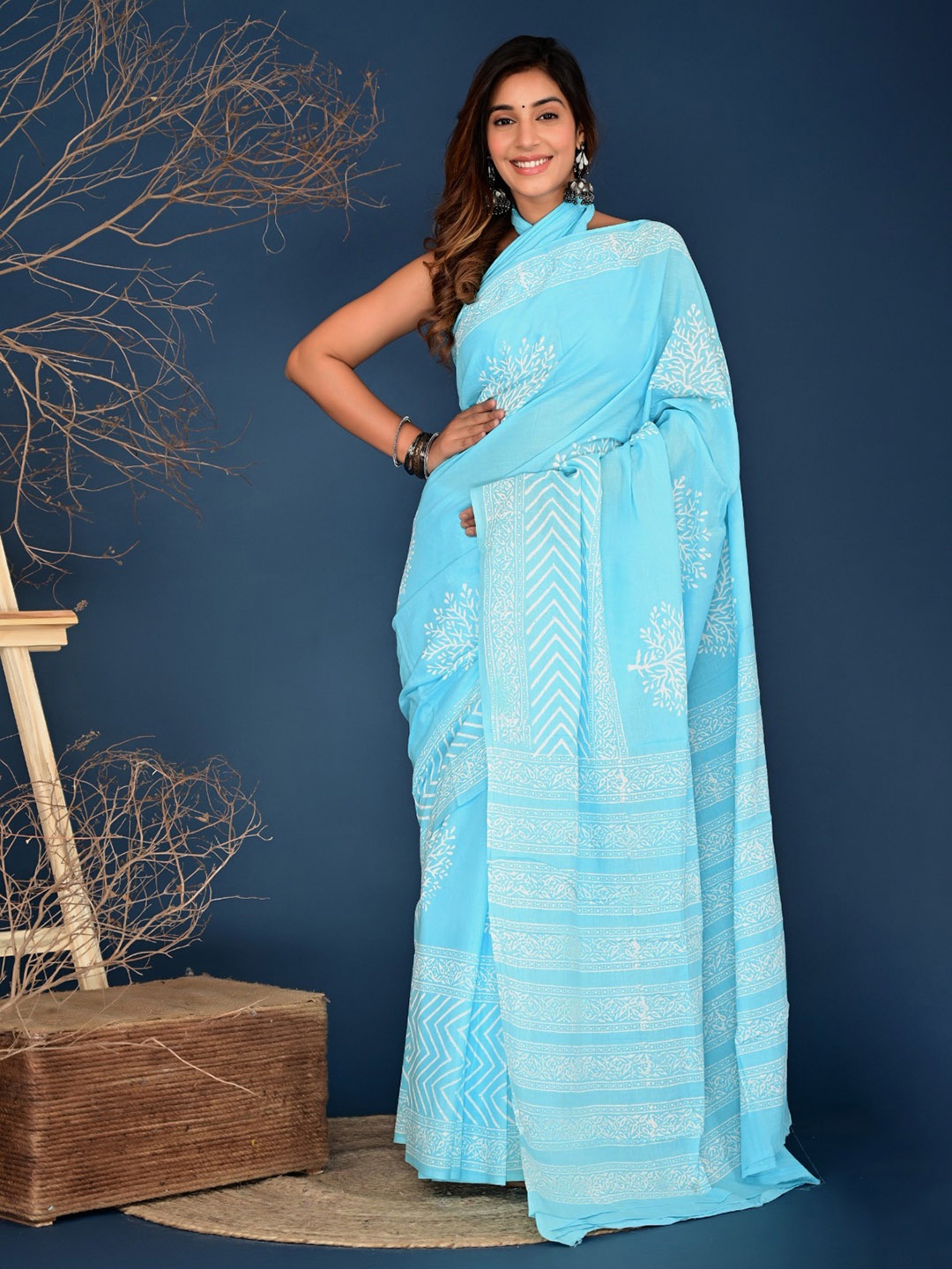 

KIAARON Floral Handloom Block Print Saree, Turquoise blue