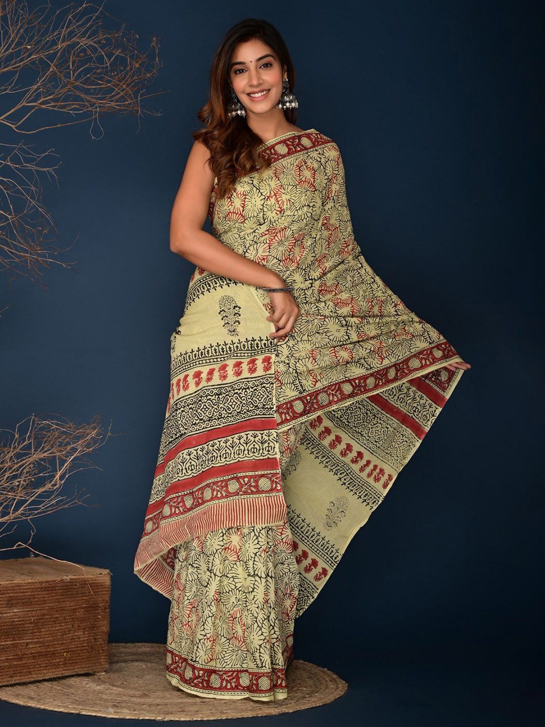 

KIAARON Ethnic Motifs Mulmul Cotton Block Print Saree, Beige