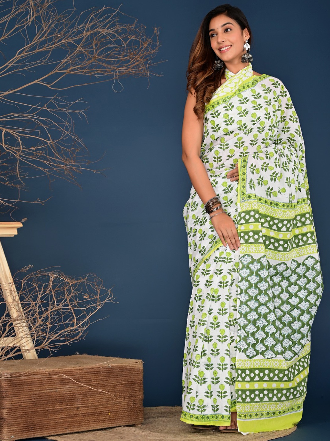 

KIAARON Ethnic Motifs Pure Cotton Block Print Saree, Green