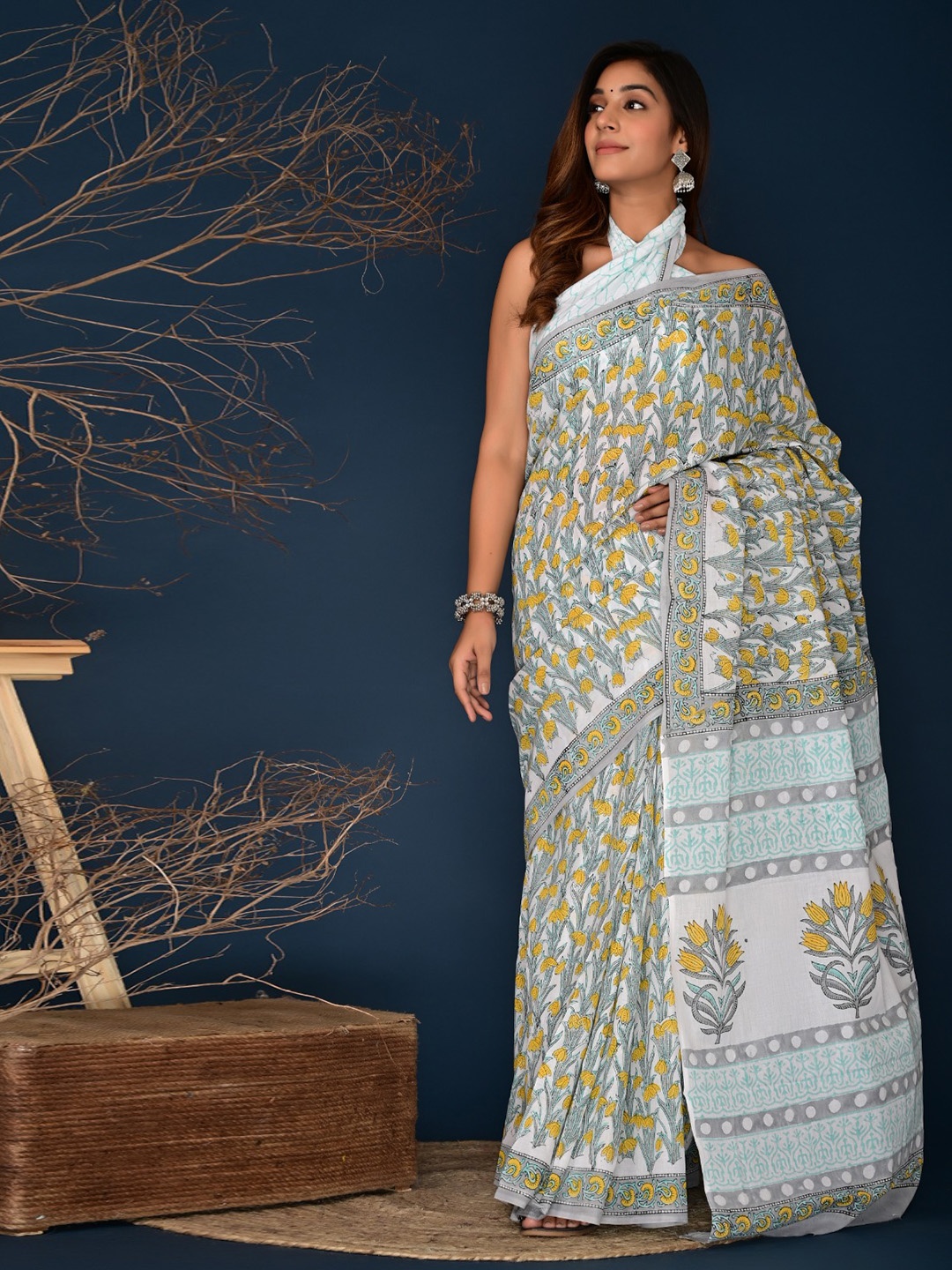 

KIAARON Ethnic Motifs Pure Cotton Block Print Saree, Grey