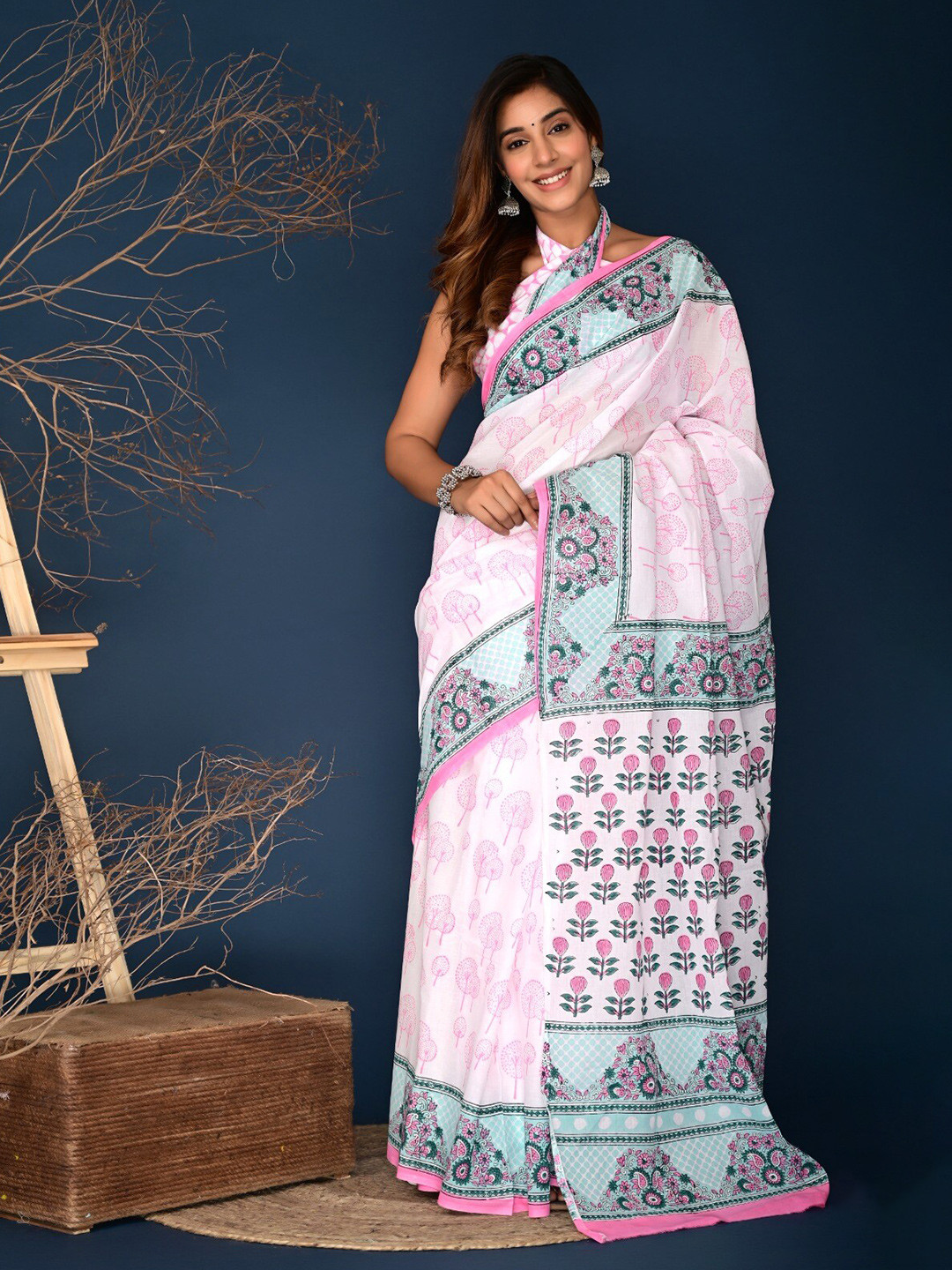 

KIAARON Ethnic Motifs Pure Cotton Block Print Saree, White