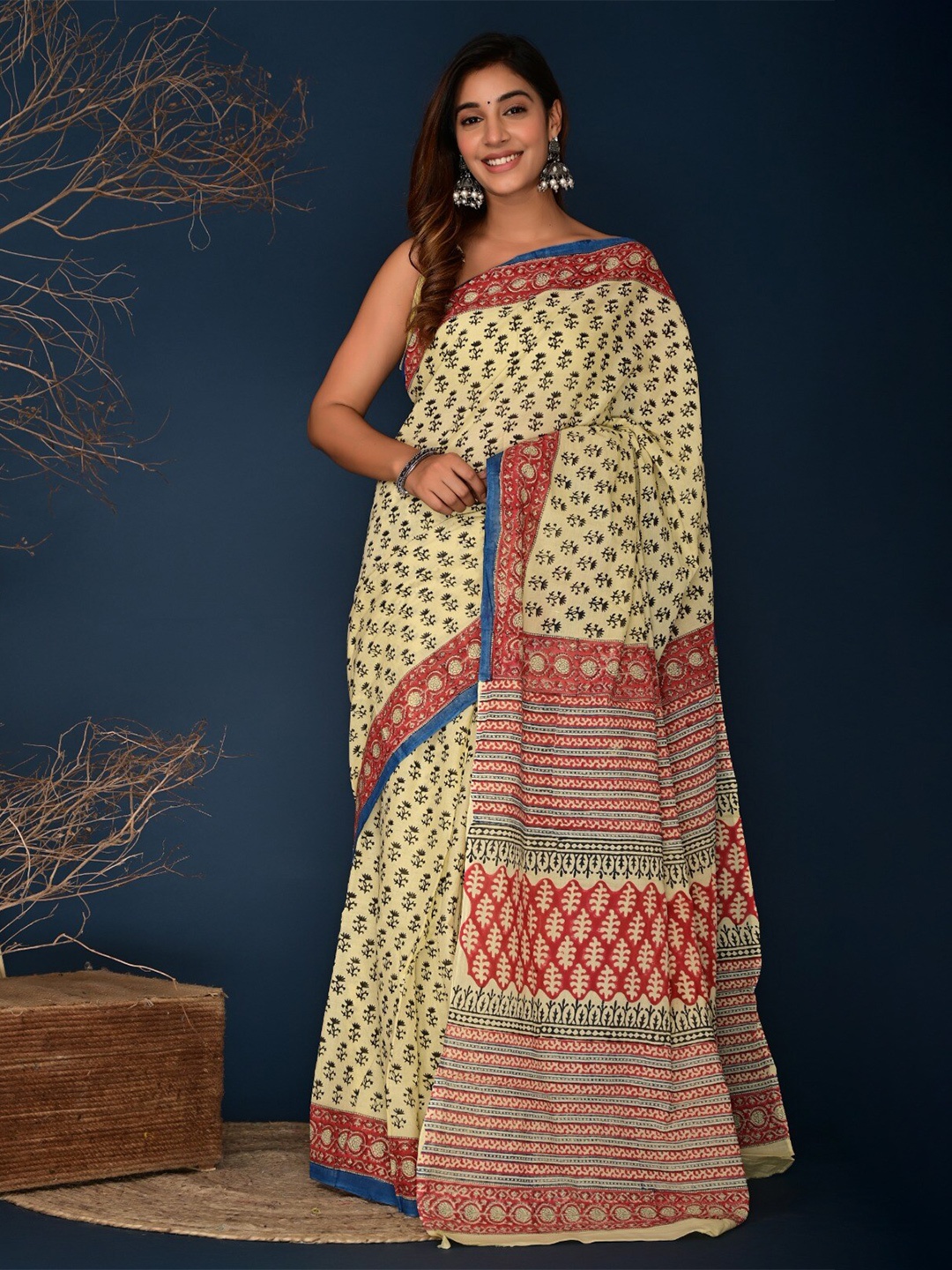 

KIAARON Ethnic Motifs Pure Cotton Block Print Saree, Yellow