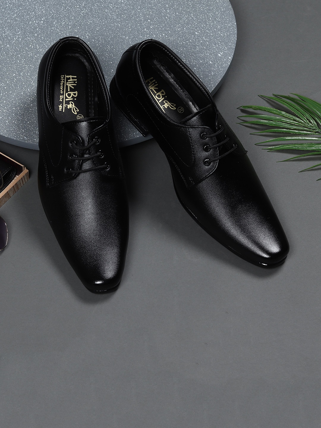 

HikBi Men Textured Leather Formal Derbys, Black