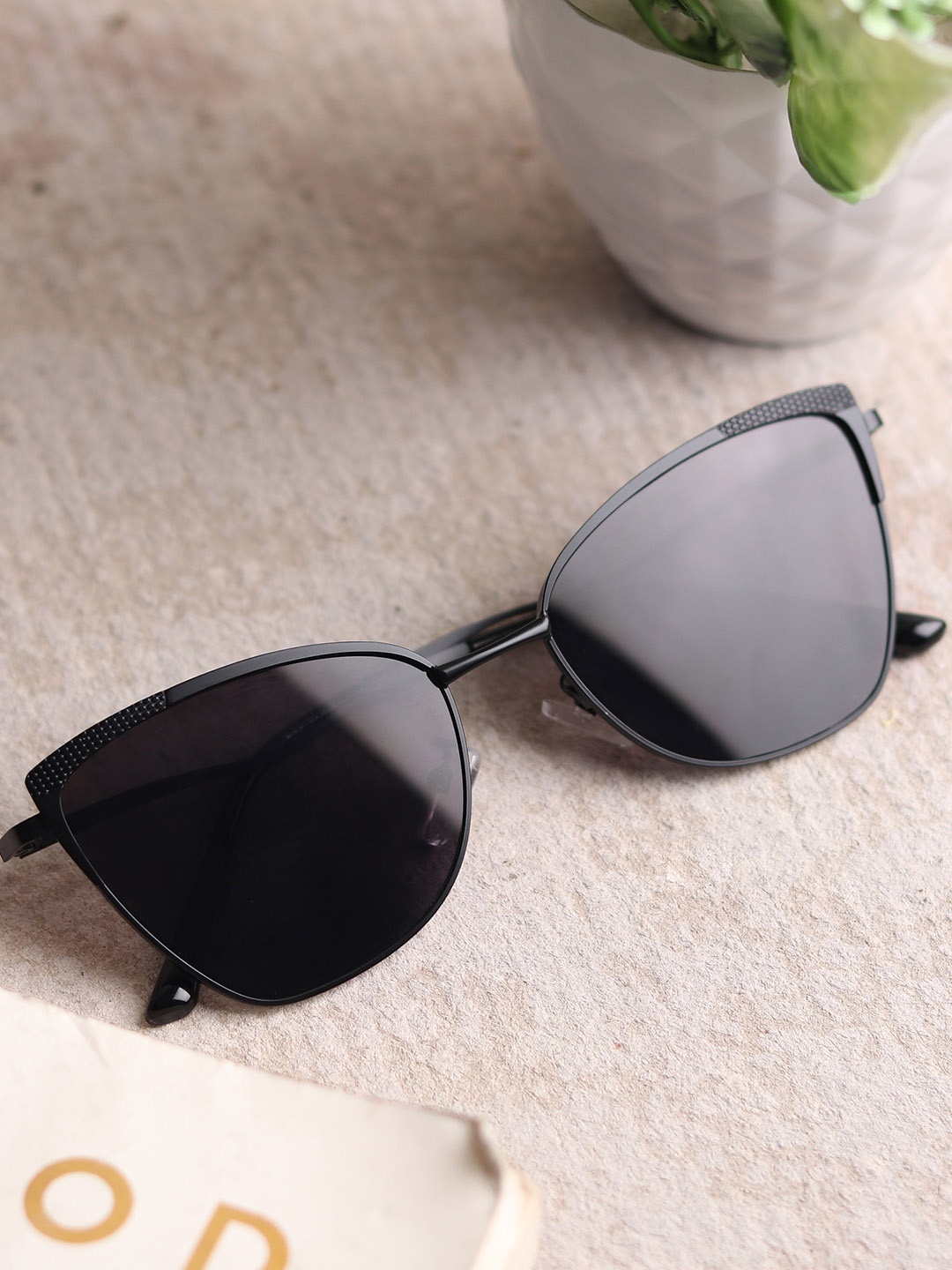 

DressBerry Unisex Black Butterfly Sunglasses with UV Protected Lens