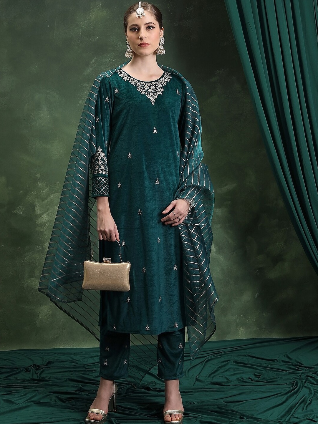 

Vishudh Embriodered Thread Work Round Neck Velvet Kurta with Trousers & Dupatta, Teal