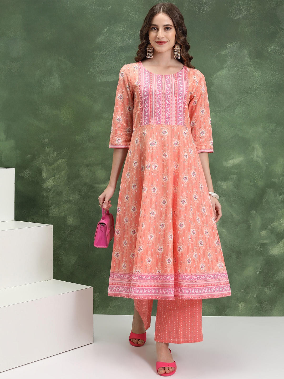 

Vishudh Floral Printed Regular Pure Cotton Kurta with Palazzos, Peach