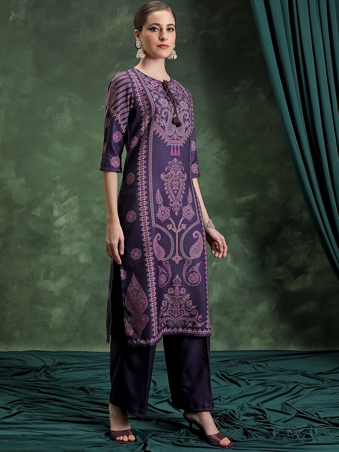 

Vishudh Ethnic Motifs Printed Regular Kurta with Palazzos, Purple