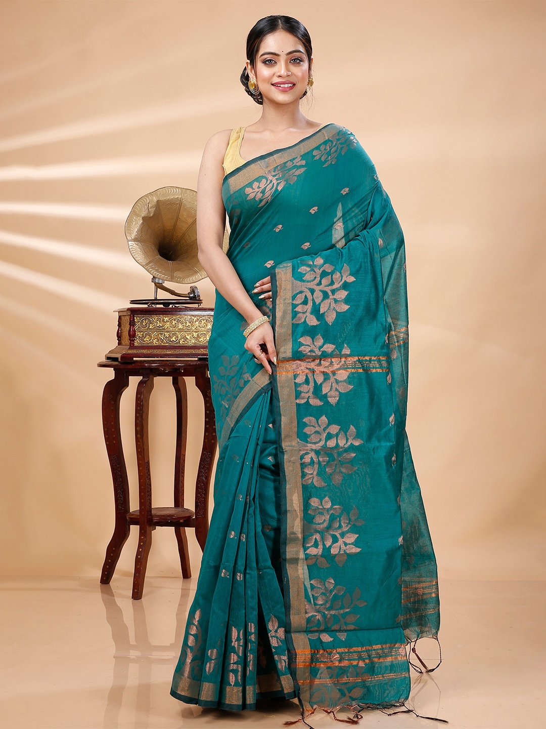 

DipDiya Floral Woven Design Zari Taant Saree, Green