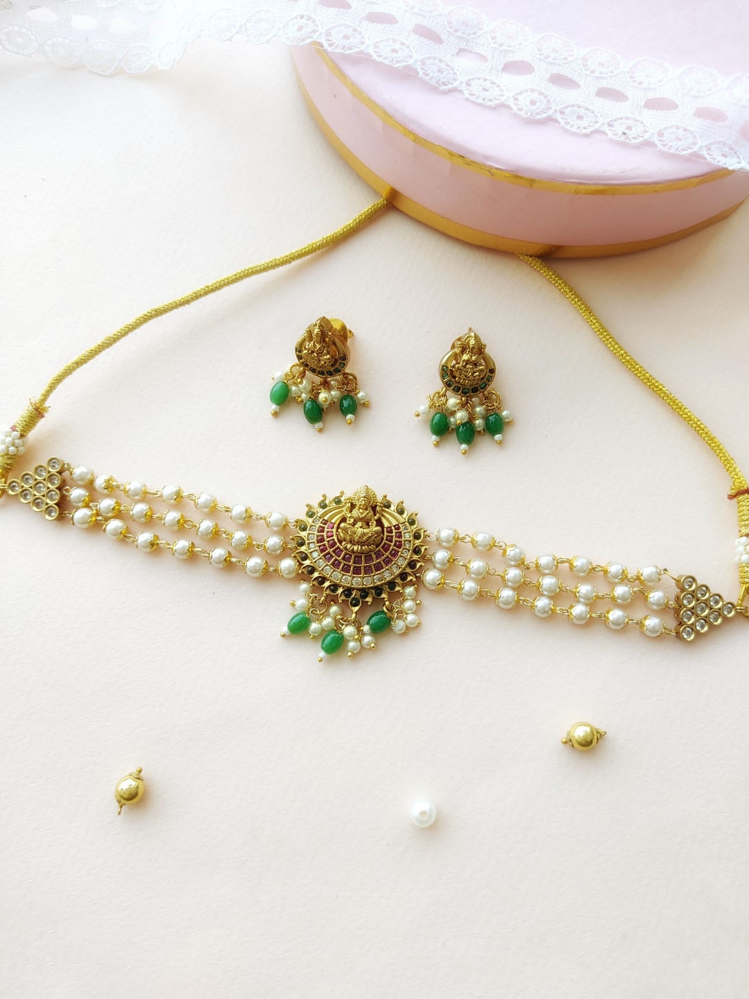 

Pihtara Jewels Gold-Plated Pearl Choker Set, White