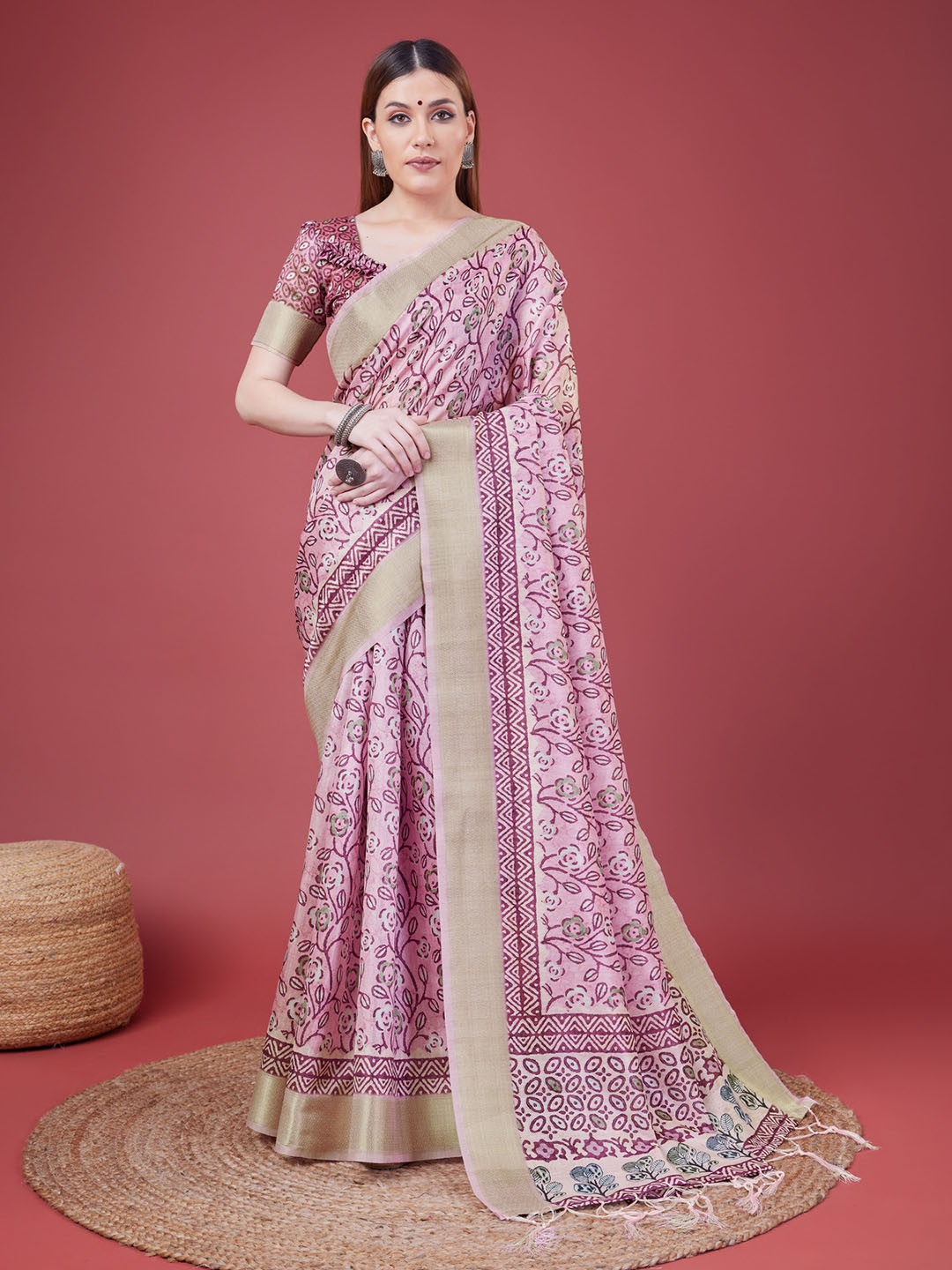 

DOI MOI Floral Printed Zari Saree, Pink