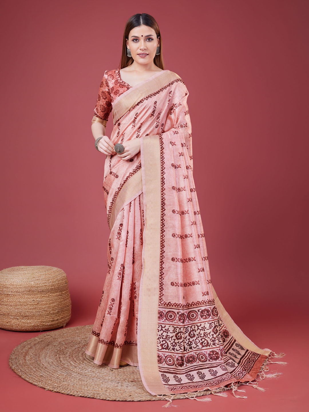 

DOI MOI Floral Printed Zari Saree, Pink