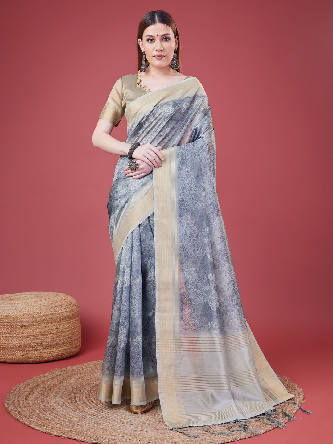 

DOI MOI Floral Printed Zari Saree, Grey