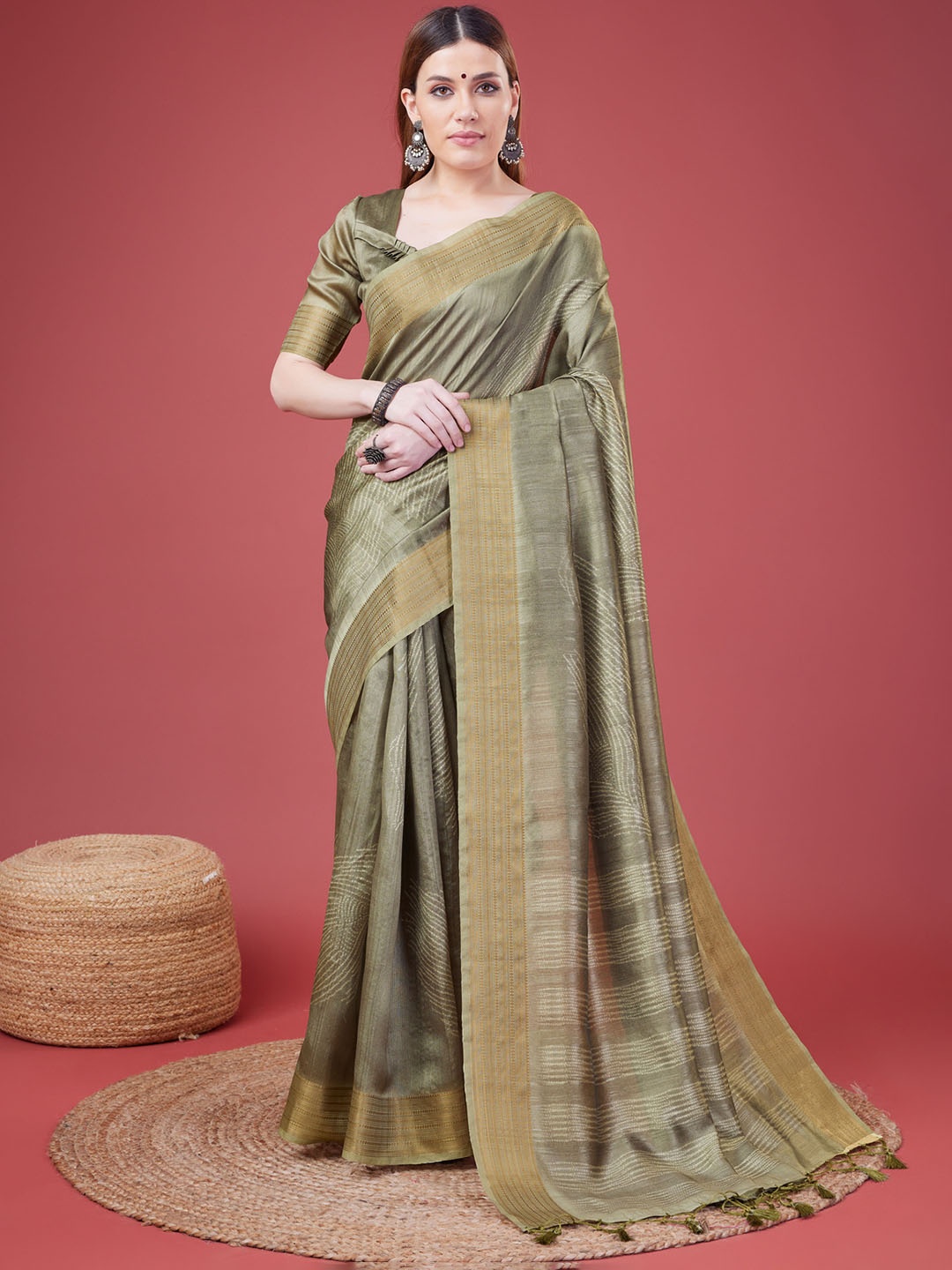 

DOI MOI Striped Printed Zari Saree, Olive