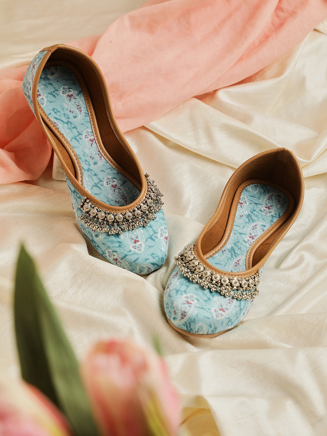 

Kiana House Of Fashion Printed Round Toe Embellished Mojaris, Blue