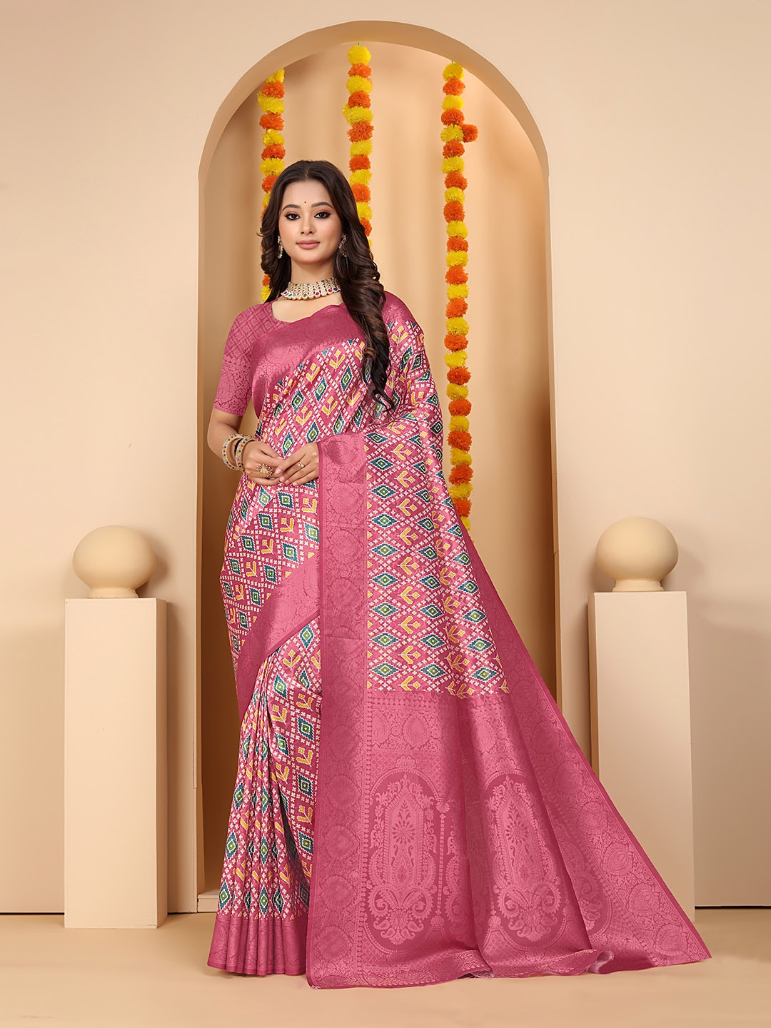 

Pionex Zari Geometric Print Pure Silk Patola Saree, Pink