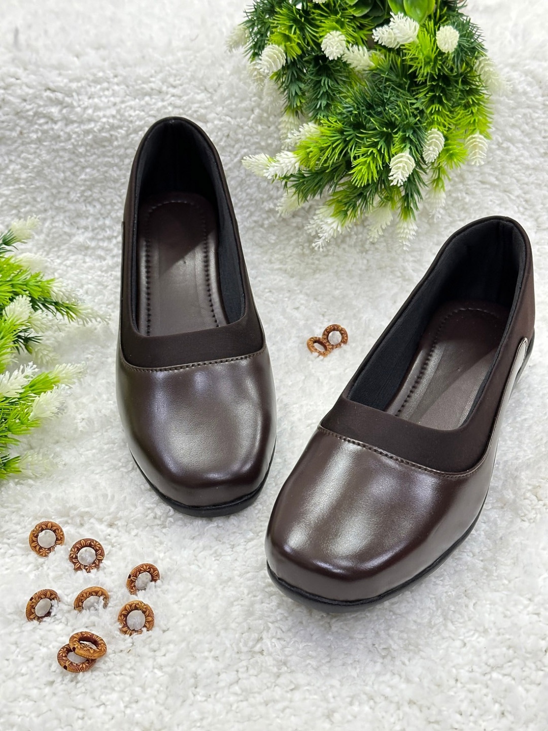 

Kiana House Of Fashion Women Round Toe Loafers, Brown