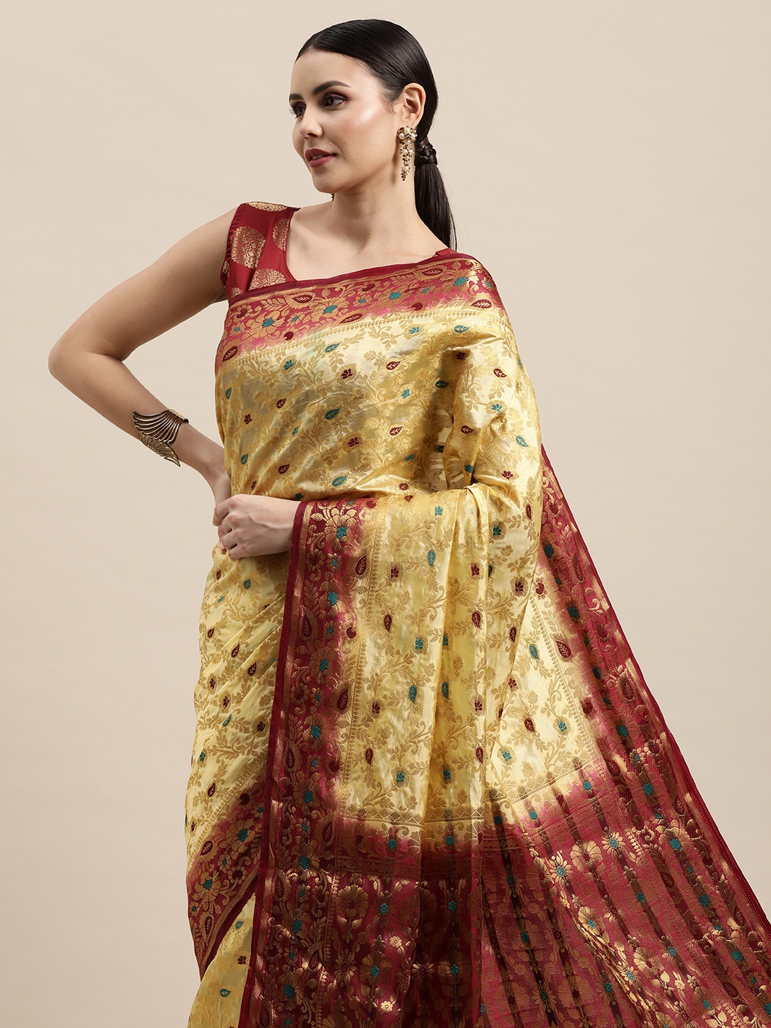 

SMARTLOOKS Floral Woven Design Zari Kanjeevaram Saree, Cream