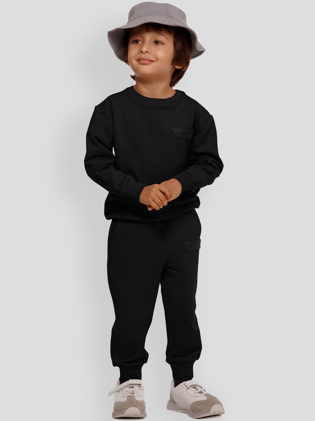 

PANGOLIN Boys Sweatshirt, Black