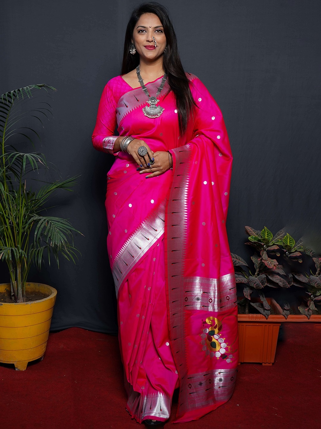 

Glorisa Woven Design Zari Designer Paithani Saree, Pink