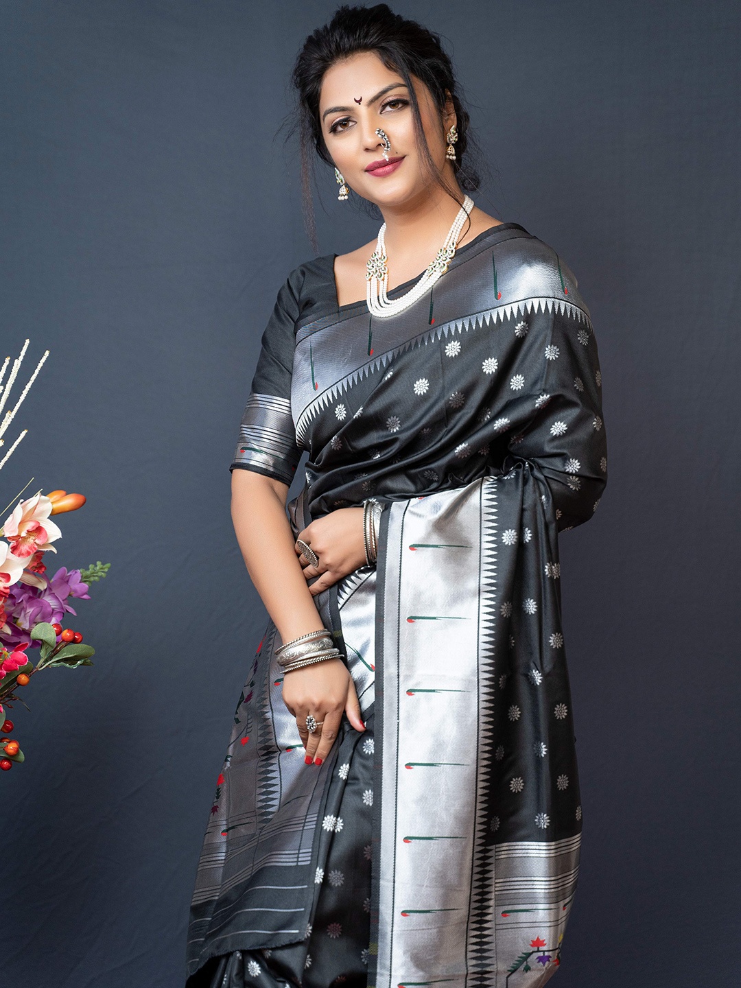 

Glorisa Ethnic Woven Design Zari Paithani Saree, Black