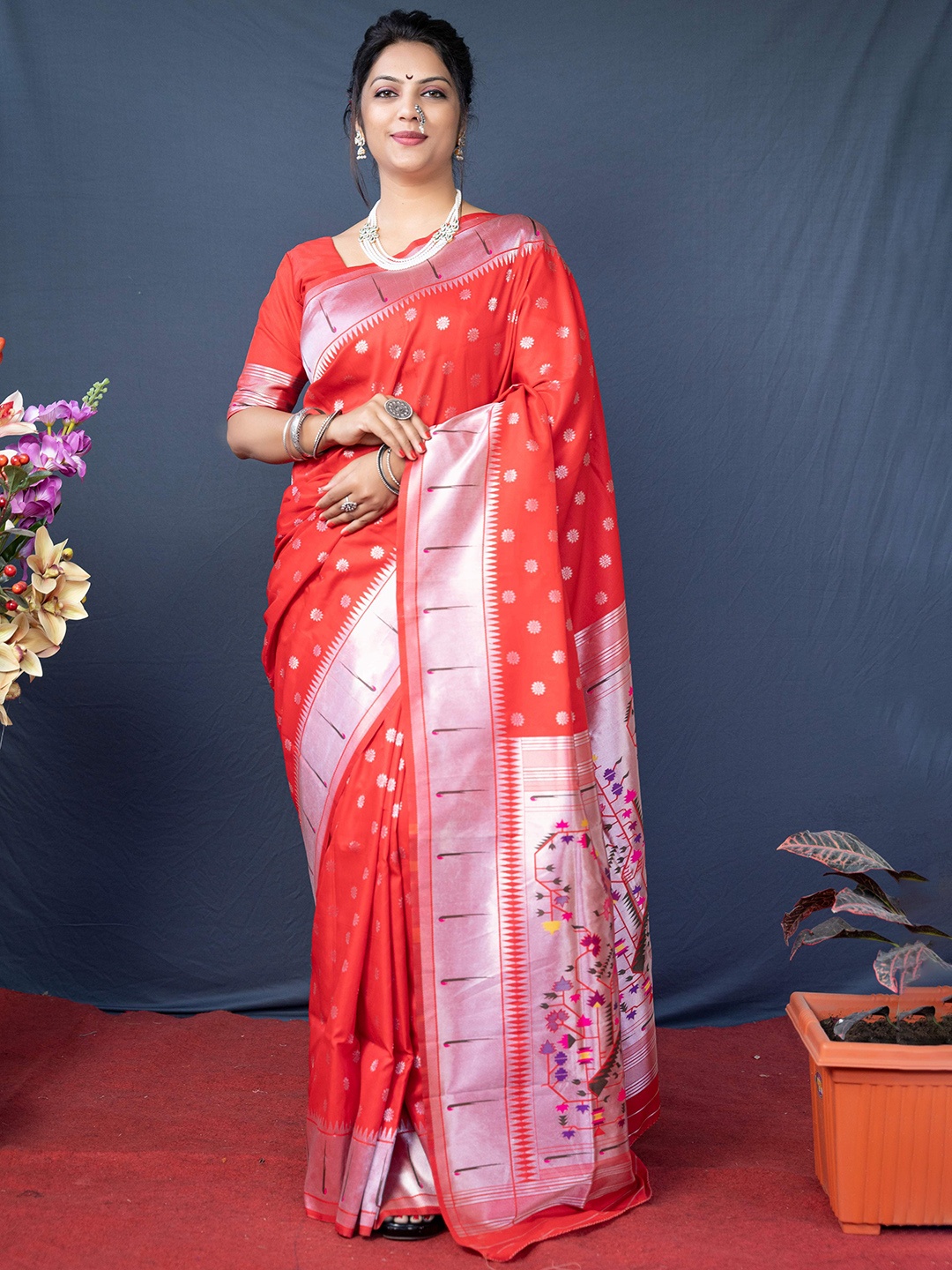 

Glorisa Ethnic Woven Design Zari Paithani Saree, Red