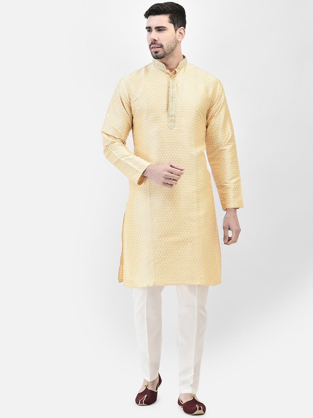 

SG LEMAN Floral Self Design Regular Thread Work Kurta With Pyjama, Beige