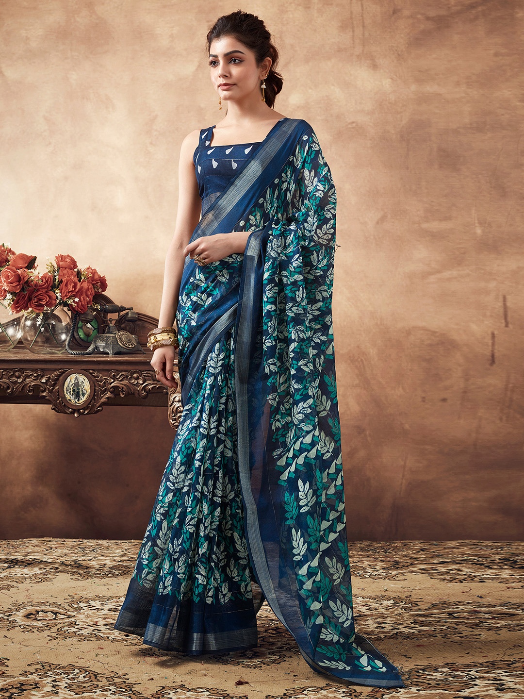 

KALINI Floral Printed Bagh Saree, Blue