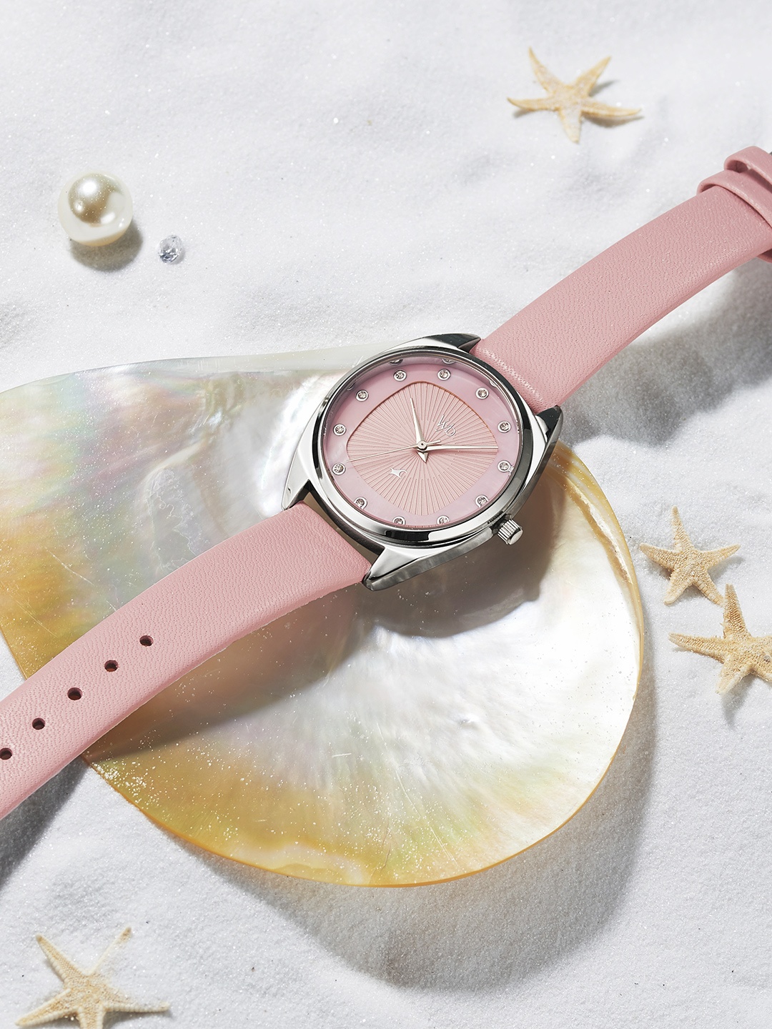 

Fastrack Vyb Spotlight Women Textured Dial & Leather Straps Analogue Watch FV60023SL01W, Pink