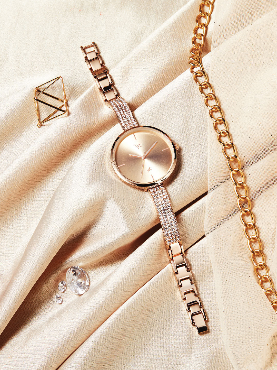 

Fastrack Women Embellished Dial & Bracelet Style Straps Analogue Watch FV60009WM01W, Rose gold