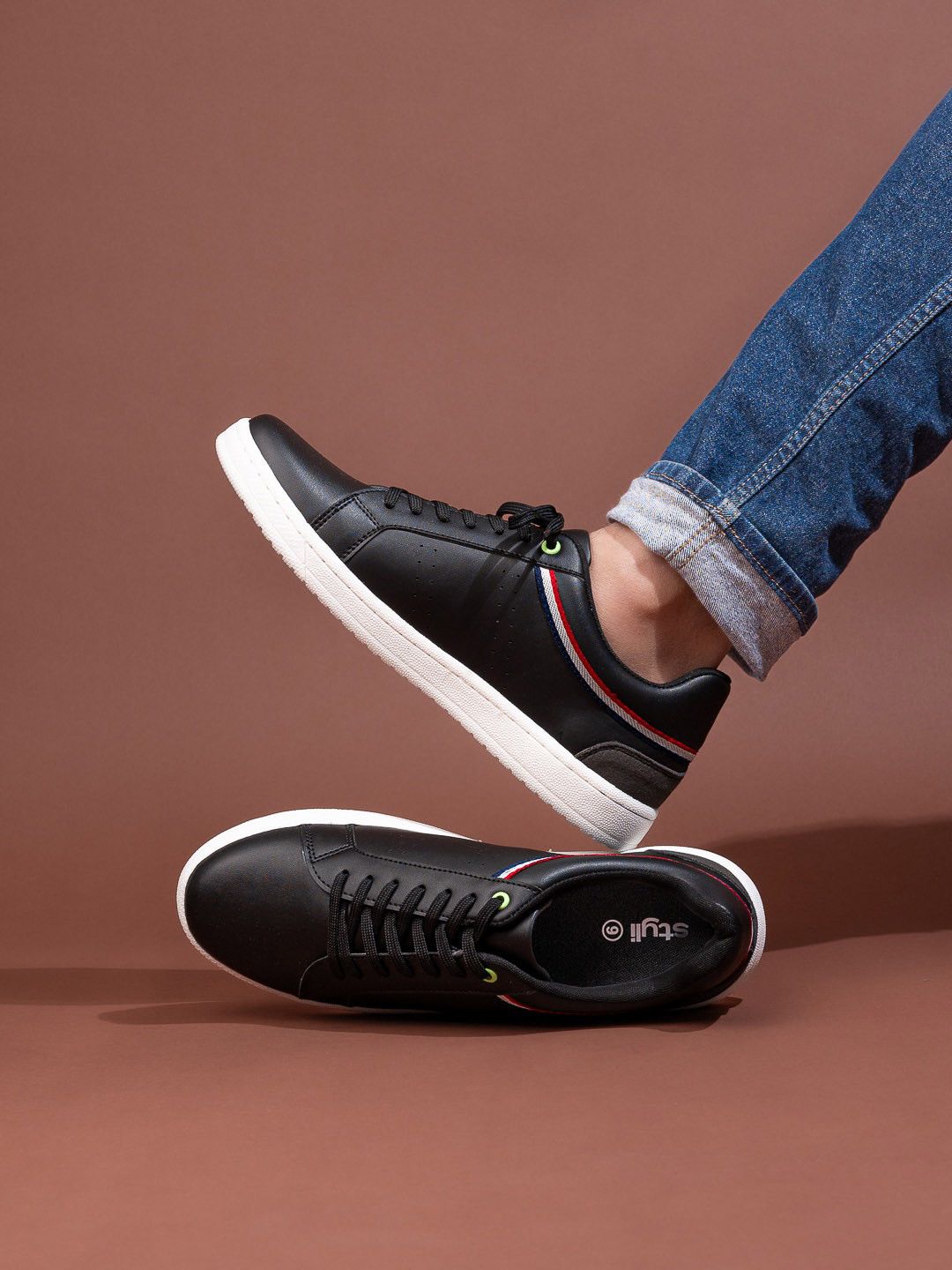 

Styli Men Collar Stripe Lace Up Sneakers, Black