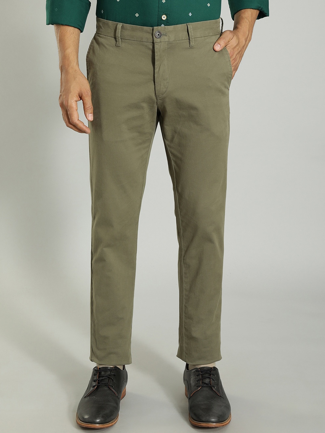 

Indian Terrain Men Brooklyn Mid Rise Slim Fit Chinos Trousers, Green