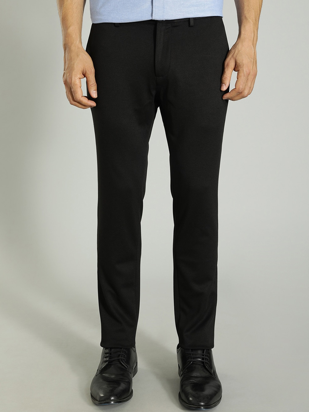 

Indian Terrain Men Urban - C Tapered Fit Trousers, Black