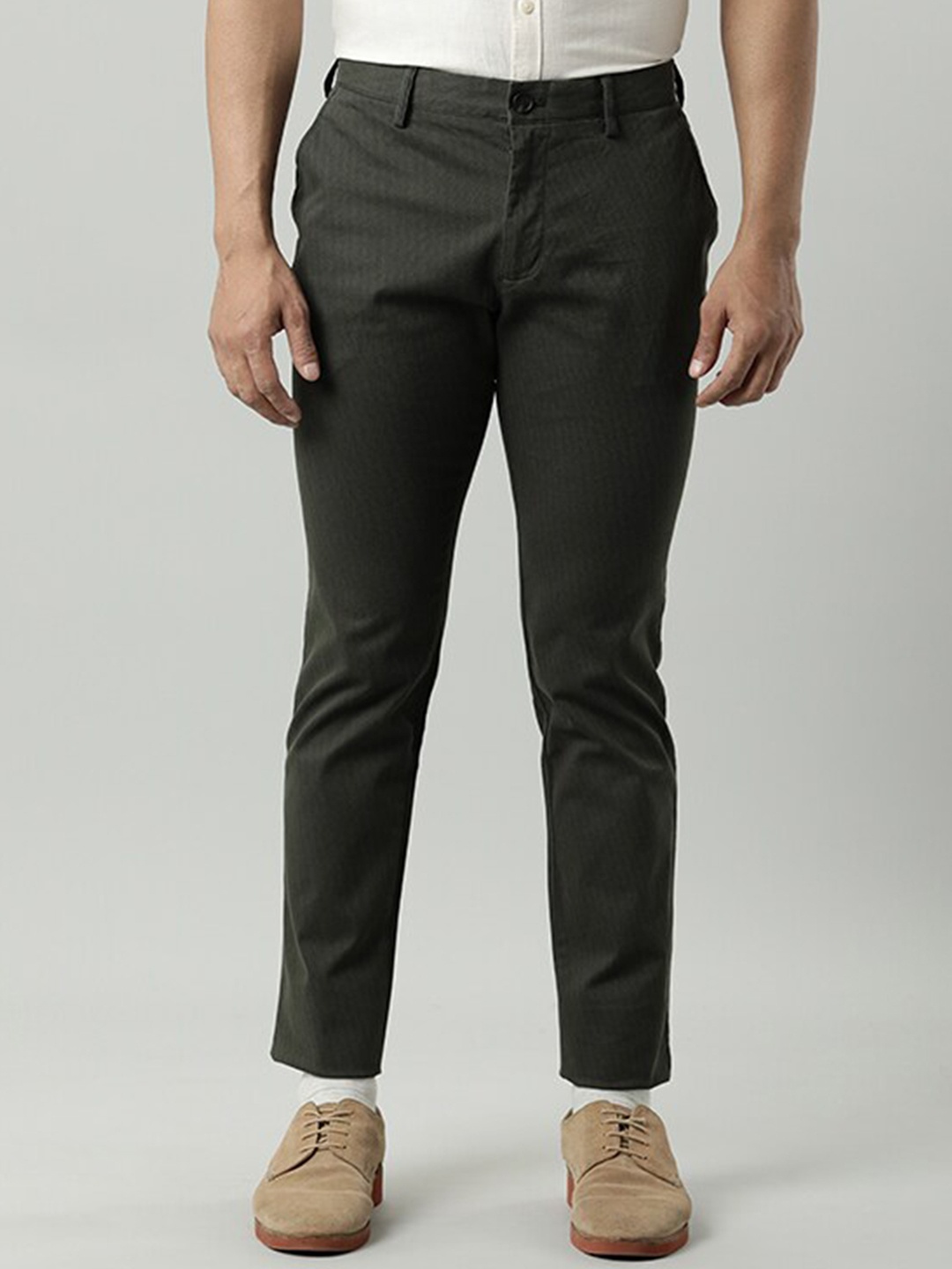 

Indian Terrain Men Cotton Urban Tapered Fit Mid-Rise Trouser, Green