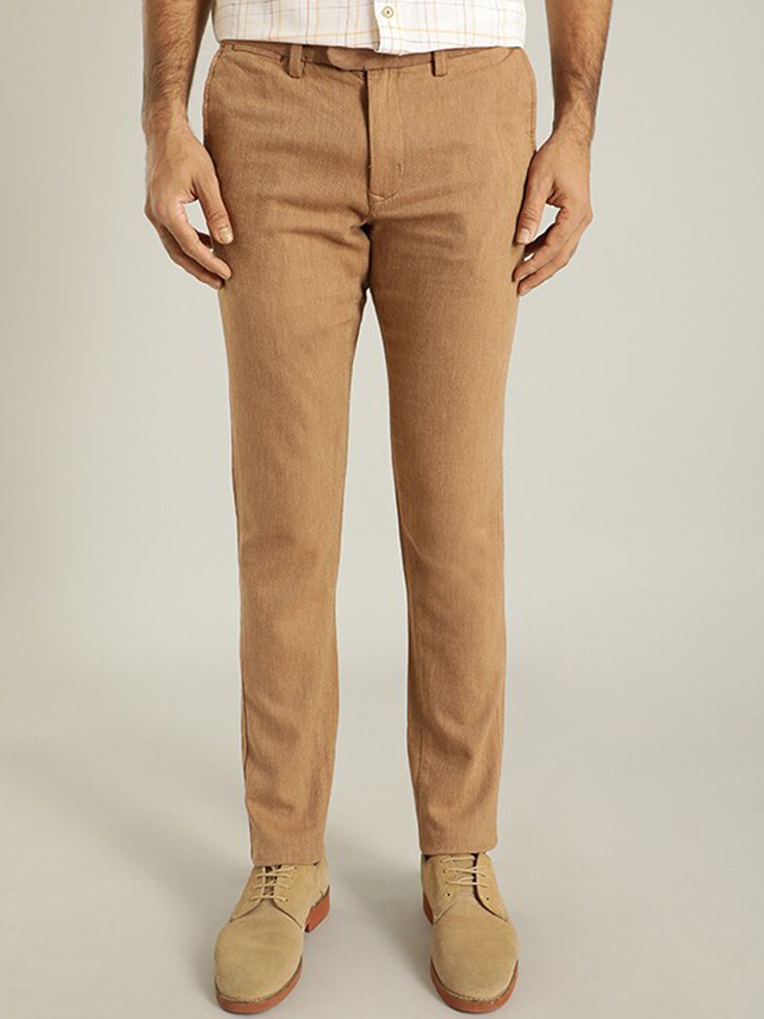 

Indian Terrain Men Textured Brooklyn Slim Fit Chinos Trousers, Tan