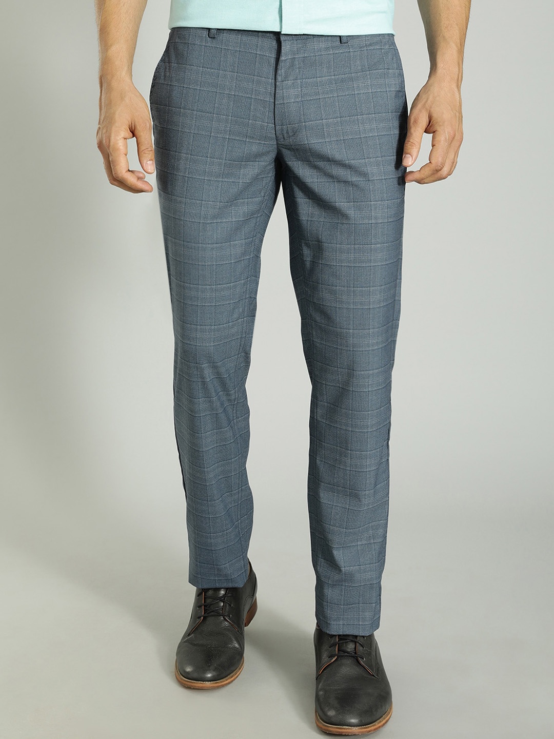 

Indian Terrain Men Checked Brooklyn Slim Fit Cotton Trousers, Navy blue