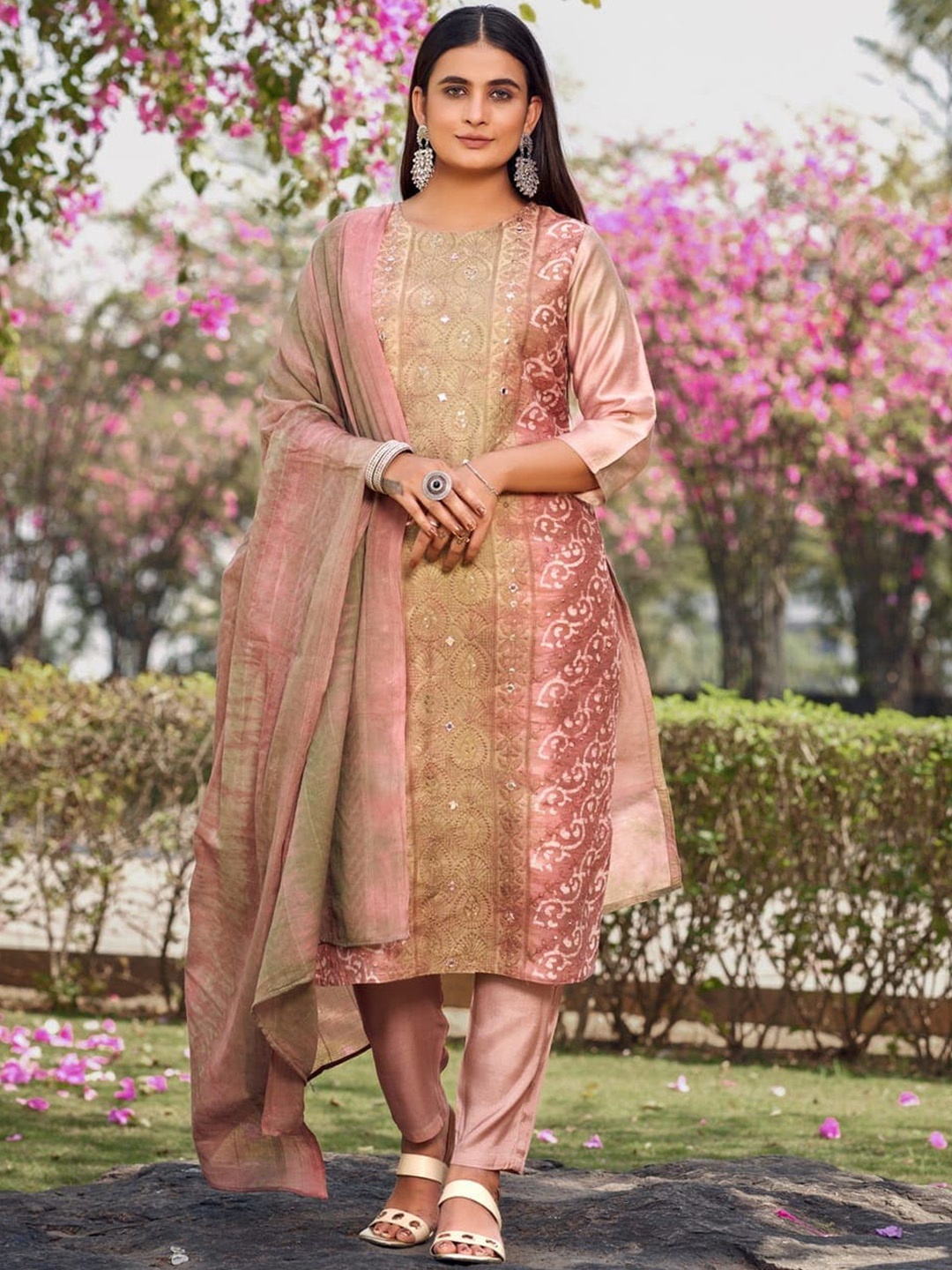 

OEQUAL Ethnic Motifs Thread Work Pure Cotton Kurta With Trousers & Dupatta, Brown